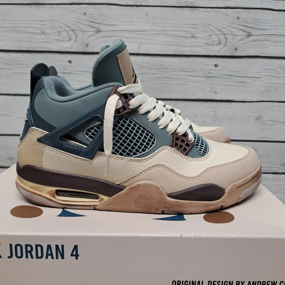 Jordan iconic retro